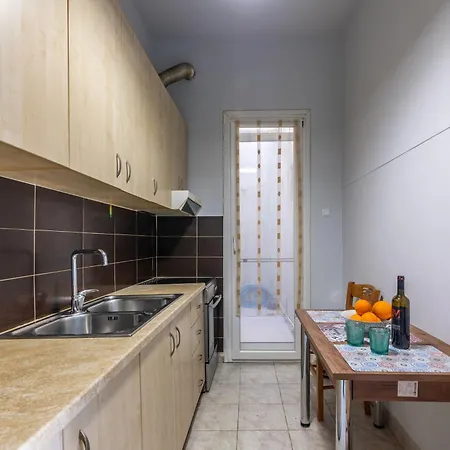 Lemon Tree House Apartment